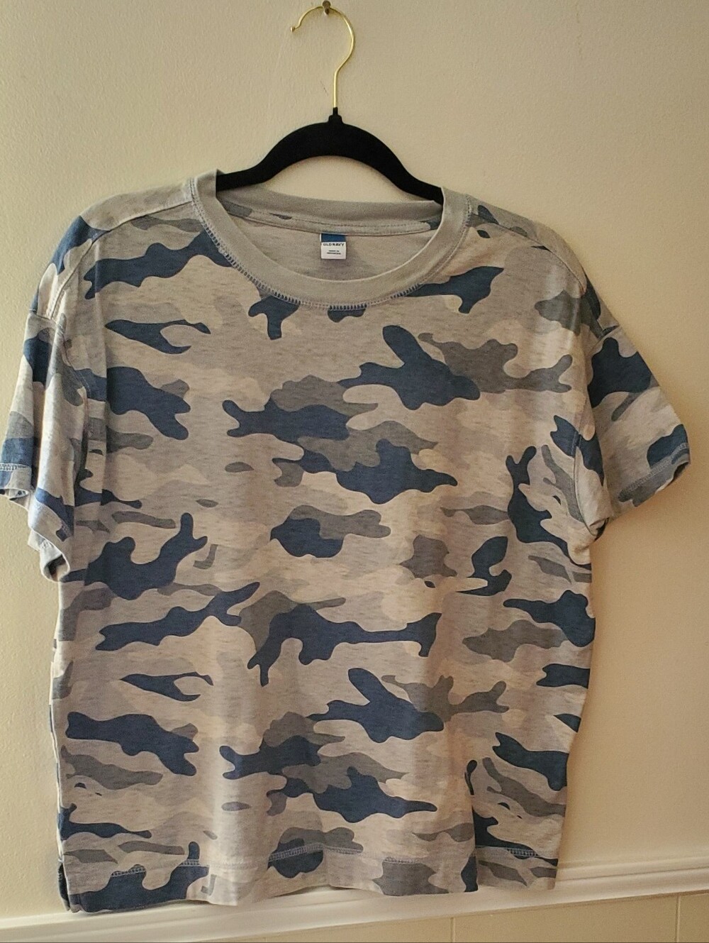 Old Navy Woman's Blue and Tan Camo Short Sleeve Tee
